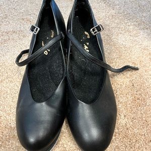 Almost brand new tap shoes